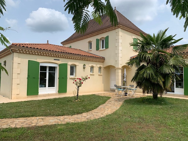 Maison individuelle (env 227m2) et familale -5 chambres, à l