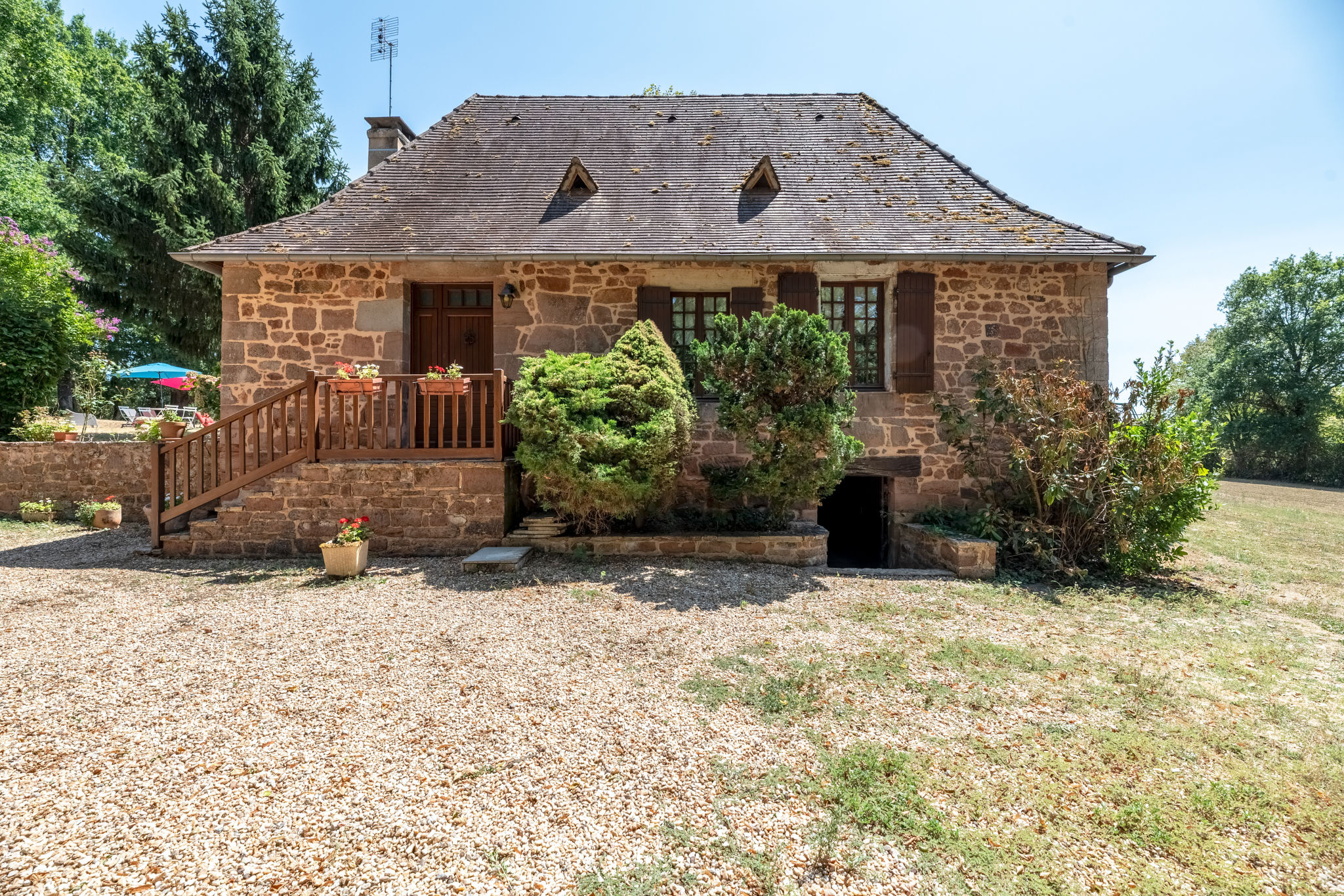 Ensemble de 2 maisons en pierres (restaurées) - total (160m2