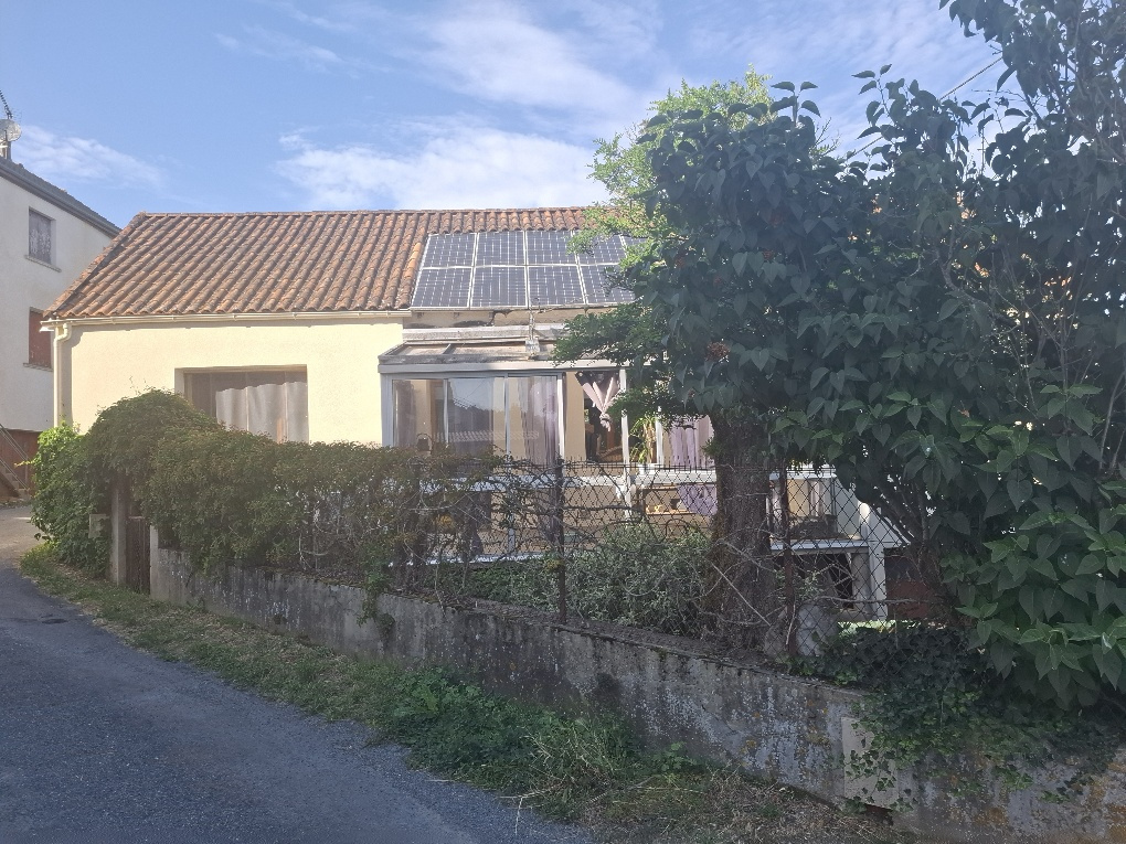 Maison rénovée au calme avec jardinet